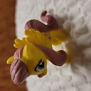 2013 My Little Pony Busy Book Fluttershy mini Figure Hasbro